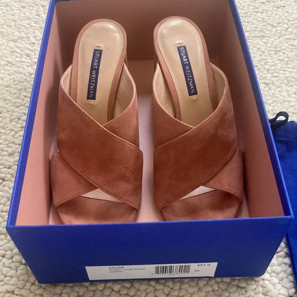 Stuart Weitzman Suede Heel - Picture 4 of 8